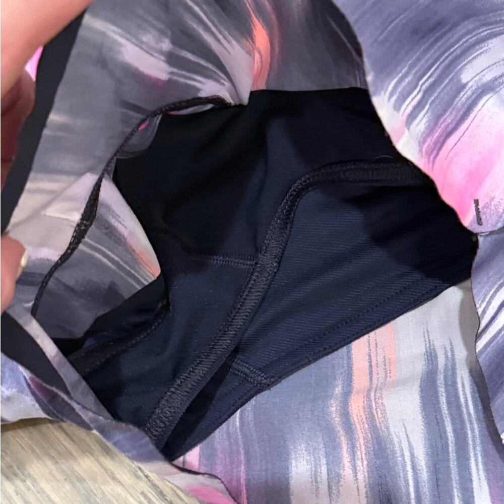 Lululemon Women's Multi-Color Athletic Shorts 8 - Picture 6 of 6